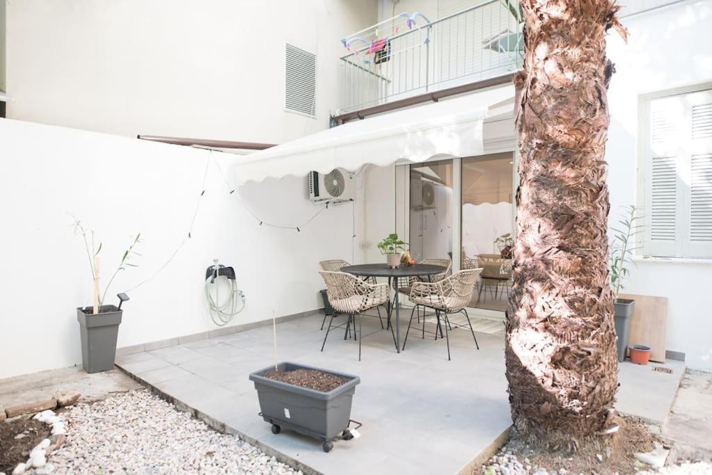 Luxury Studio With Garden Next To Acropolis เอเธนส์ ภายนอก รูปภาพ