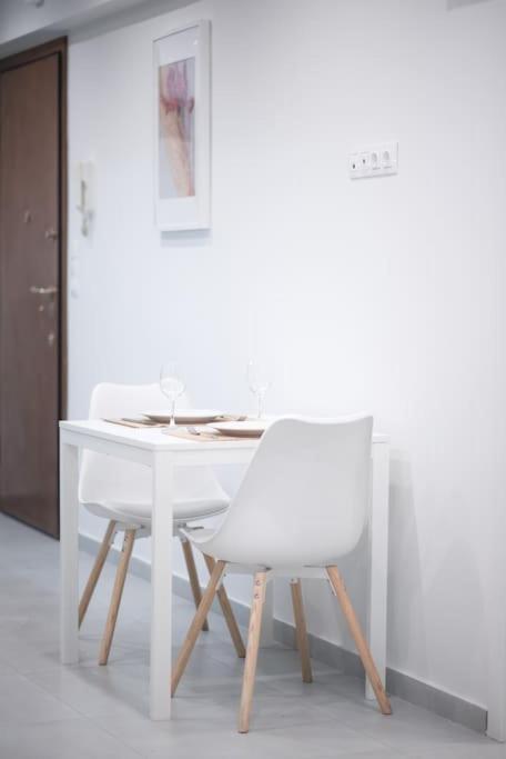 Luxury Studio With Garden Next To Acropolis เอเธนส์ ภายนอก รูปภาพ